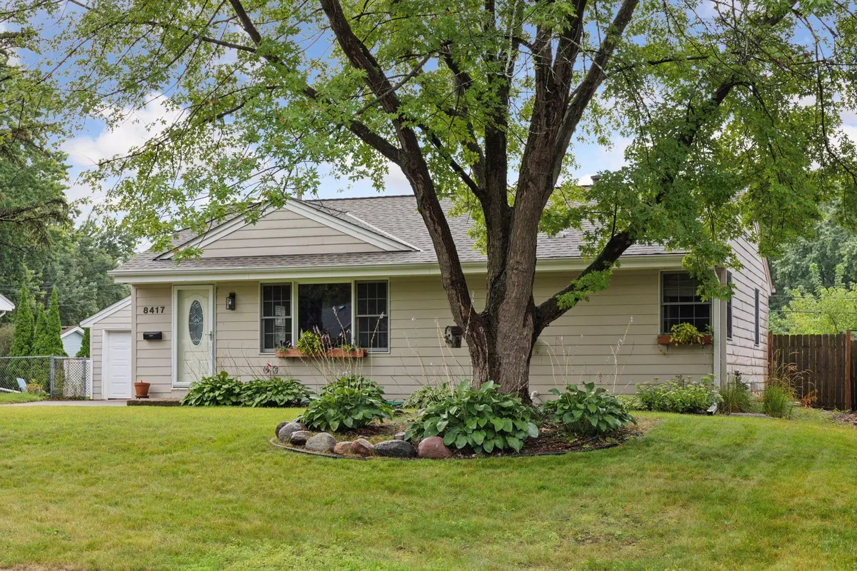8417 32nd AVE N, Crystal, MN 55427