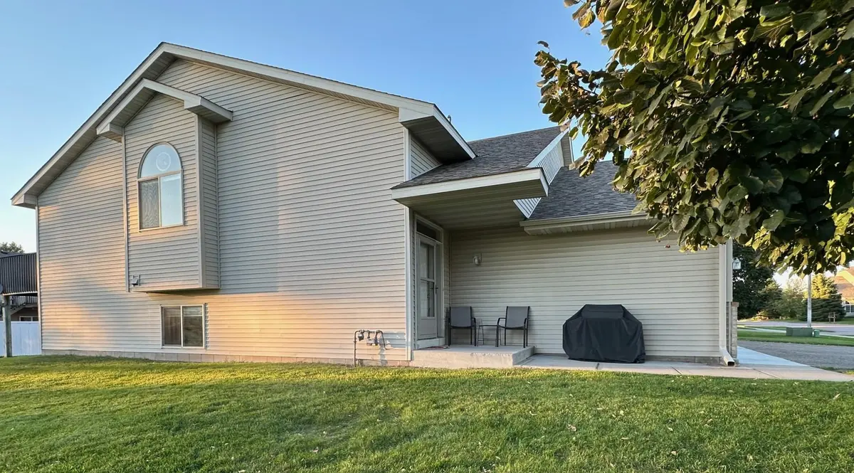 227 11th AVE S, Princeton, MN 55371
