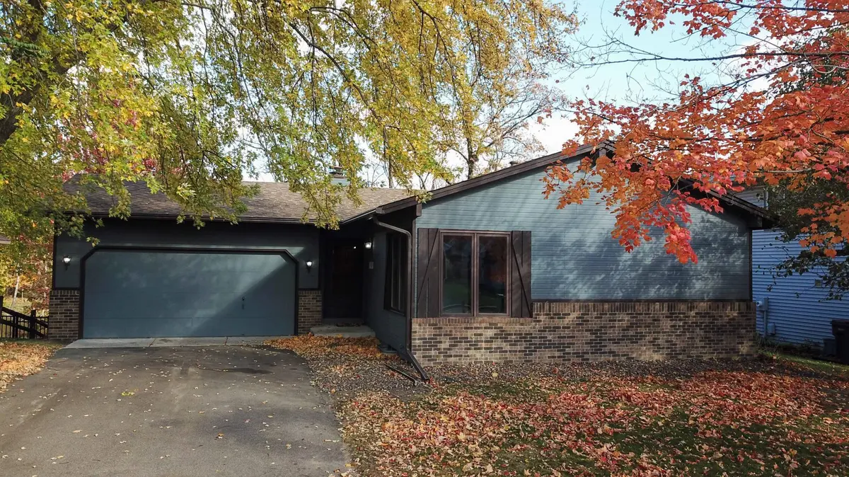 6329 Whispering Oaks DR, Eden Prairie, MN 55346