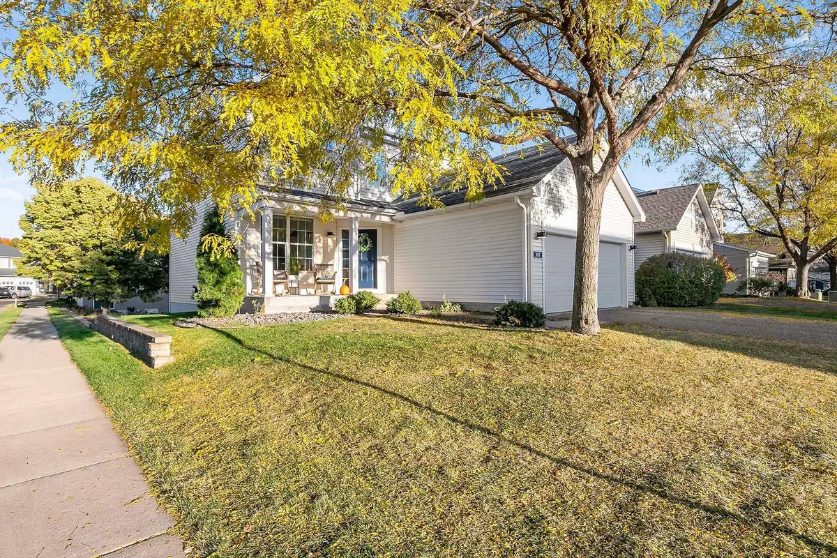 301 Evergreen LN, Circle Pines, MN 55014