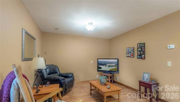 1846 Deer Park RD, Nebo, NC 28761