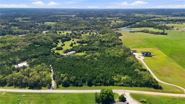 0000 Mitchell RD, Tonganoxie, KS 66086