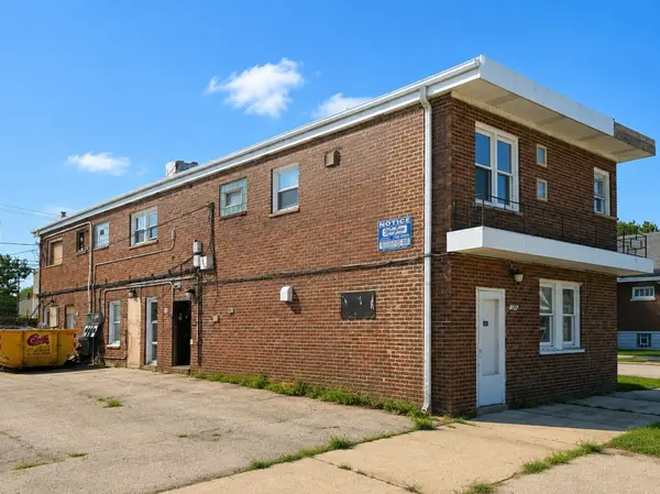 24 Memorial DR, Calumet City, IL 60409