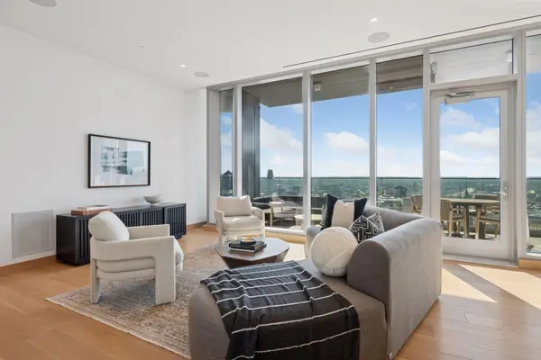 255 Hennepin Avenue #3201, Minneapolis, MN 55401