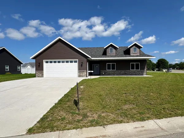 860 9th ST NW, Perham, MN 56573
