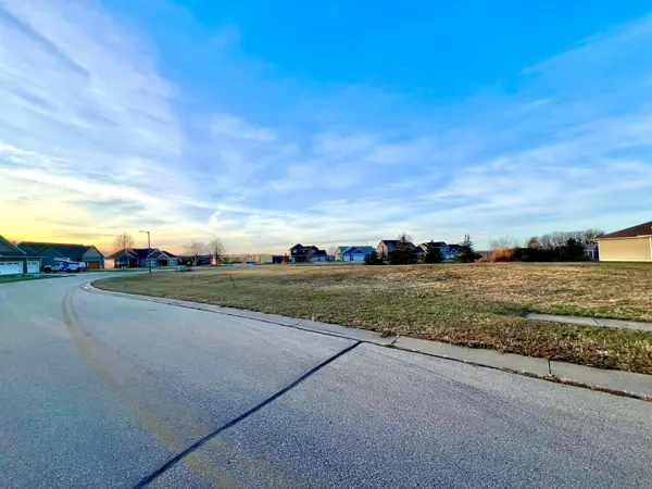 4990 Chalet CT, Red Wing, MN 55066
