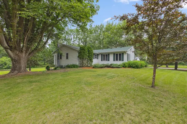 8685 79th ST NW, Annandale, MN 55302