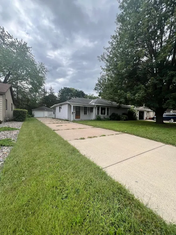 834 Brisbin ST, Anoka, MN 55303