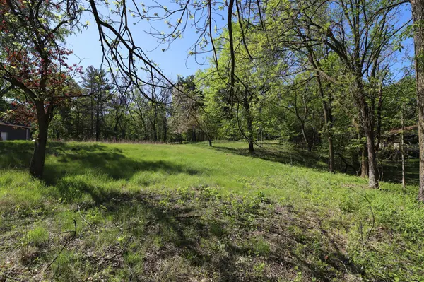 150 Cedar ST, Birchwood Village, MN 55110