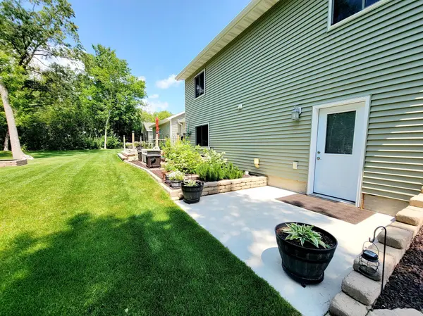 409 Hummingbird LN, New York Mills, MN 56567