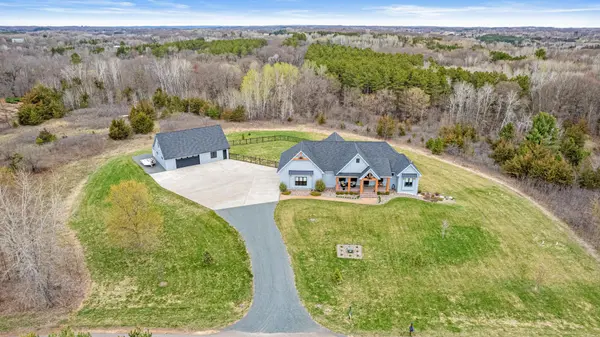 438 Highland VW, Saint Joseph Twp, WI 54082