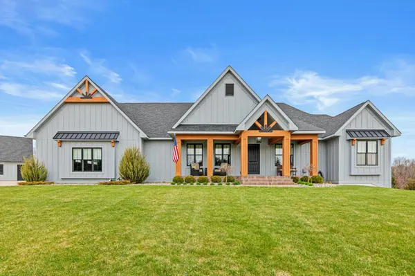 438 Highland VW, Saint Joseph Twp, WI 54082