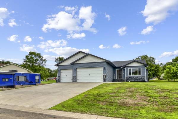 1459 Huron DR, Detroit Lakes, MN 56501