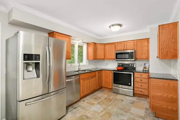 389 Edith DR, West Saint Paul, MN 55118