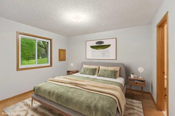 14242 Glencove TRL, Apple Valley, MN 55124