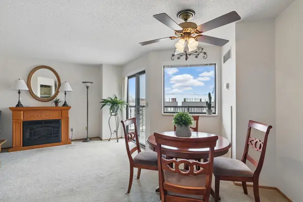 78 10th ST E #909, Saint Paul, MN 55101
