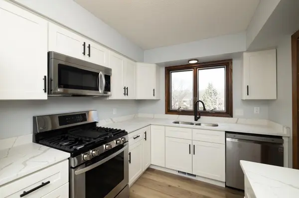10405 Berkshire RD, Bloomington, MN 55437
