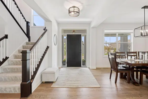 9255 Eagle Ridge RD, Chanhassen, MN 55317
