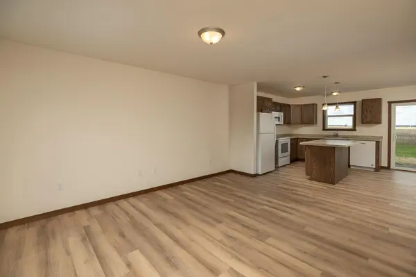 214 4th PL, Claremont, MN 55924