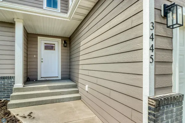 3445 18th ST S, Moorhead, MN 56560