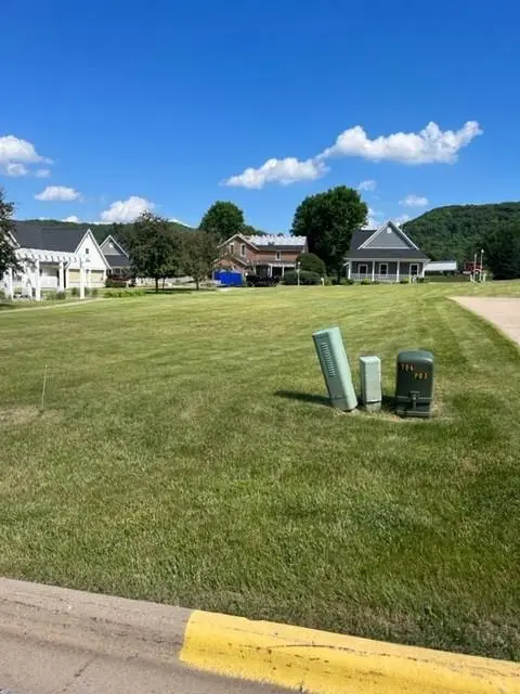74 Brickyard LN, Winona, MN 55987
