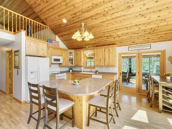 1351 Lone Pine LN, Garfield Twp, WI 54001