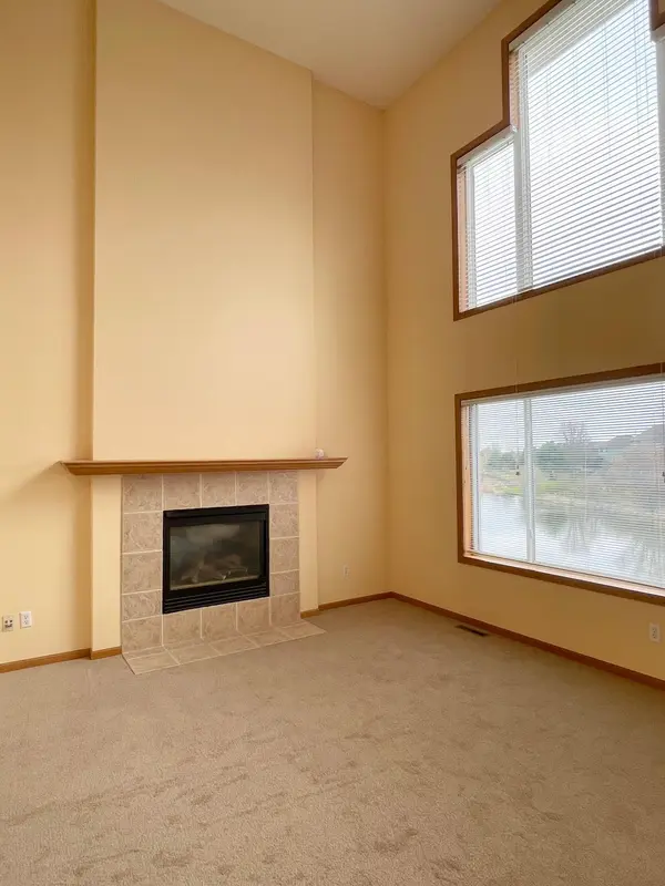 1986 Mathias RD, Shakopee, MN 55379