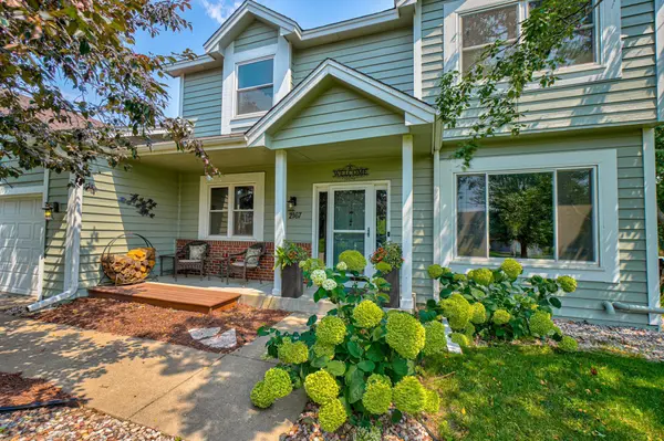 2167 Woodbridge WAY,  Woodbury,  MN 55125