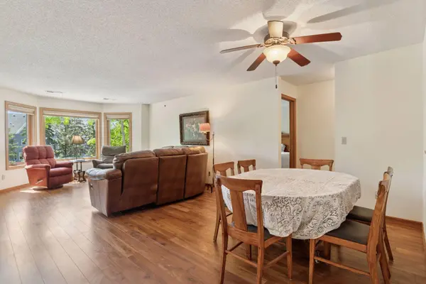 32 11th AVE S #204, Hopkins, MN 55343