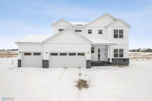 497 Prairie Pkwy, Kindred, ND 58051