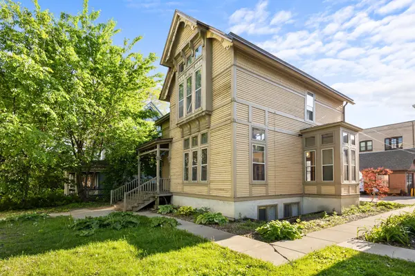 2404 Stevens AVE, Minneapolis, MN 55404
