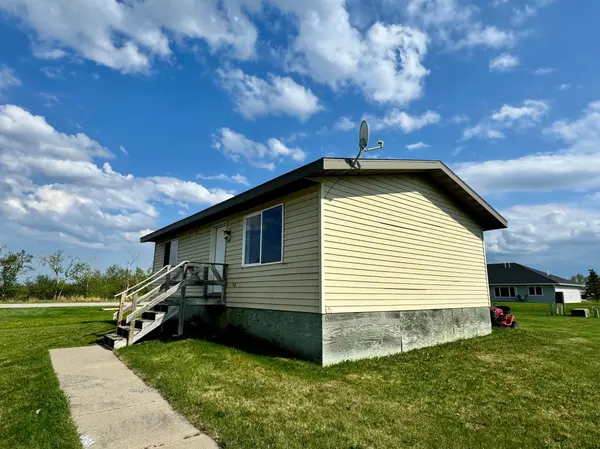 608 Garfield ST SE, Warroad, MN 56763