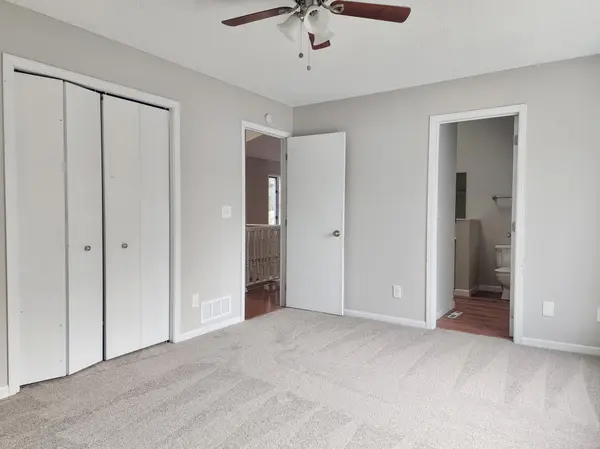 403 Littleford LN, Faribault, MN 55021