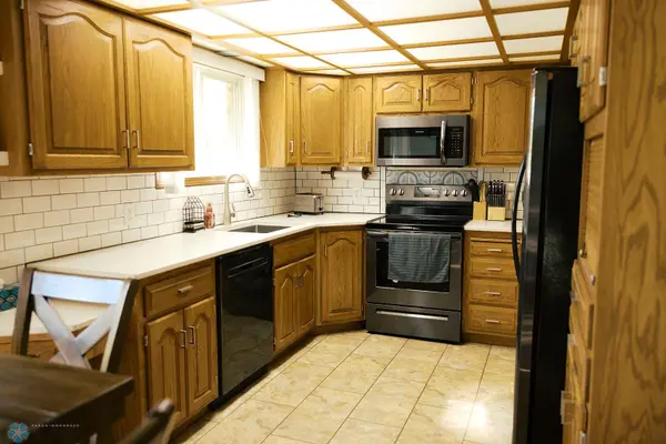 806 East ST, Bottineau, ND 58318