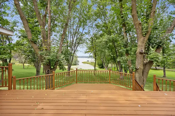 28222 Elk Lake RD E, Baldwin Twp, MN 55398