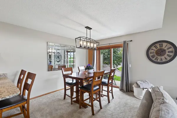 1853 Cliff Lake CT, Eagan, MN 55122