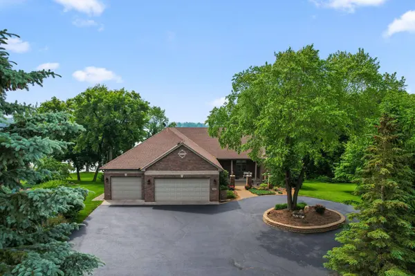 10097 Wyoming AVE, Chisago City, MN 55013