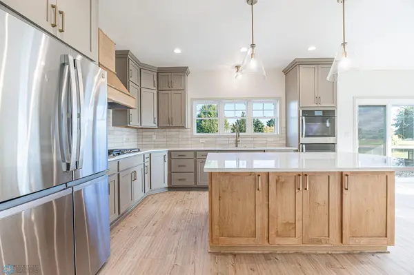 4740 Hampton LOOP S, Moorhead, MN 56560