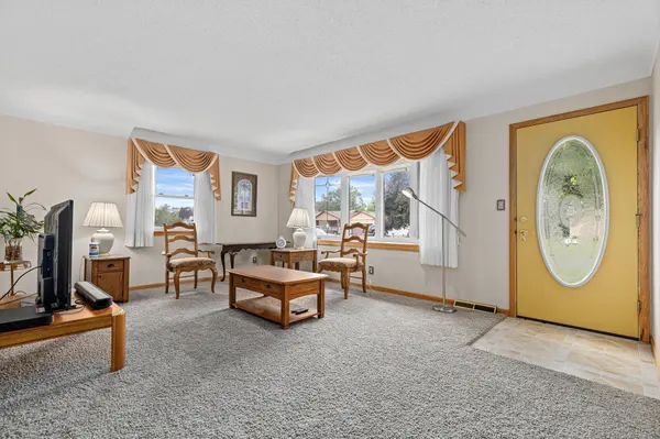 1730 Atlantic ST, Maplewood, MN 55109