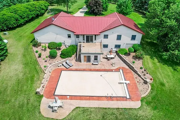 22803 Grove Wood LN, Rockville, MN 56320