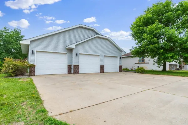 3056 Pinewood LN NE, Alexandria, MN 56308
