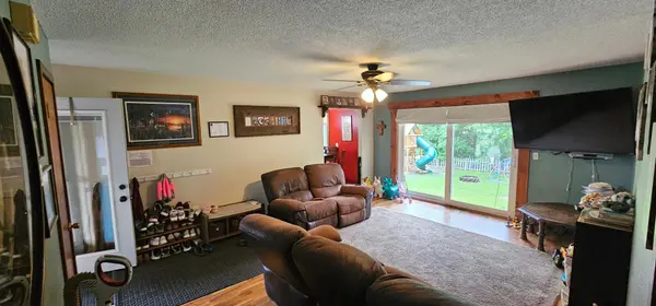 210 East ST S, Underwood, MN 56586