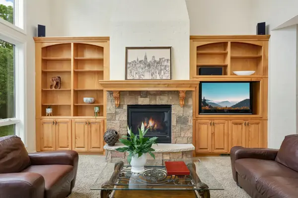 21016 France BLVD, Lakeville, MN 55044