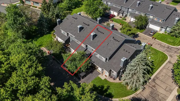 1865 Donegal DR #3, Woodbury, MN 55125