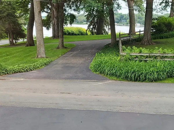 2022 Lake RD, Minnetonka Beach, MN 55391
