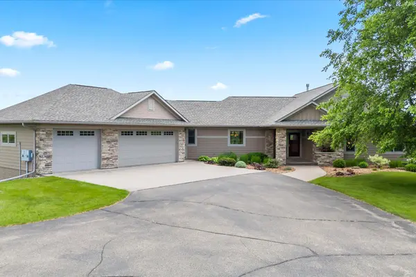 433 Sunset DR, Troy Twp, WI 54016