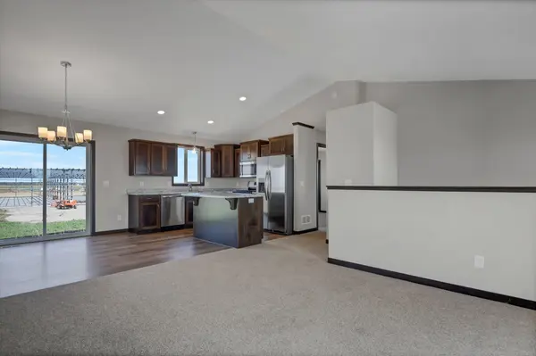 1180 Stonebrooke DR, Albany, MN 56307