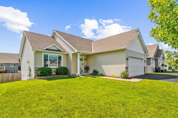 932 Ashford RD, Belle Plaine, MN 56011