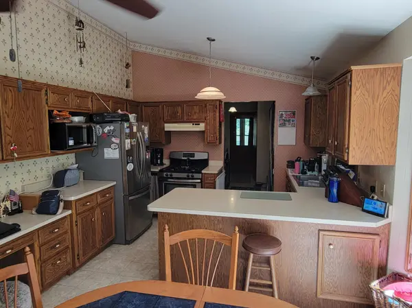 1509 Oxford LN, Saint Cloud, MN 56303