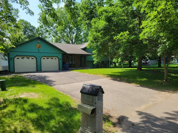 1509 Oxford LN, Saint Cloud, MN 56303